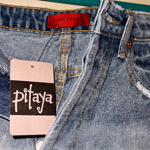 Pitaya BNWT Small Cutoff Shorts Dip Bleached - Picture 4 of 4